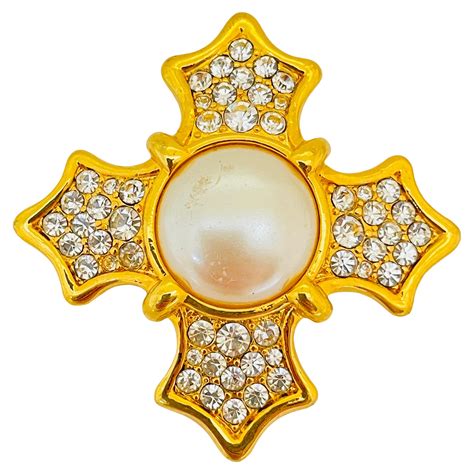 broche chanel maltese cross vintage